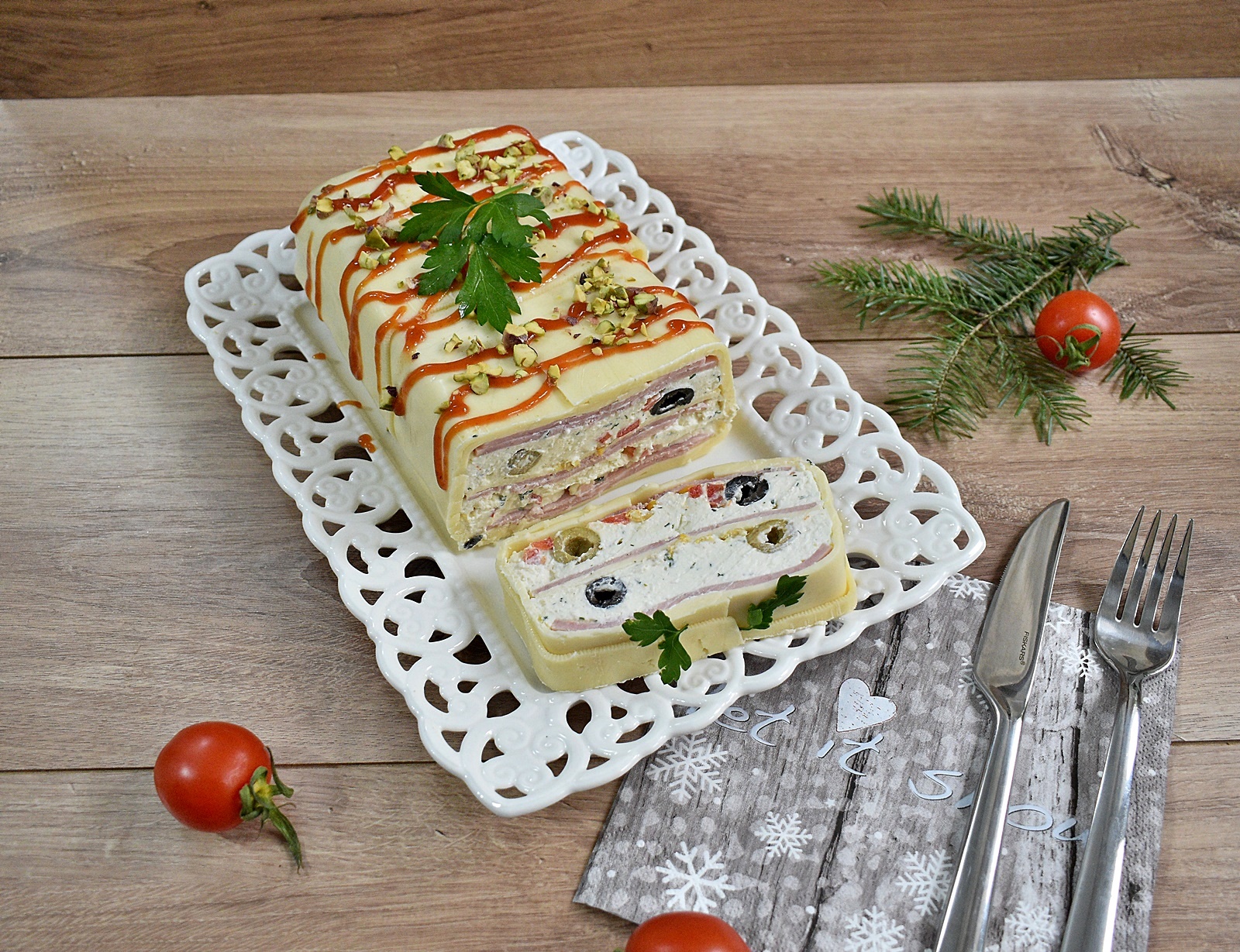 Aperitiv terina de branza cu masline