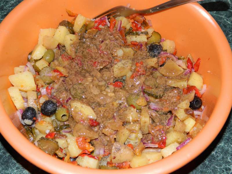 Salata orientala de cartofi cu ardei copt