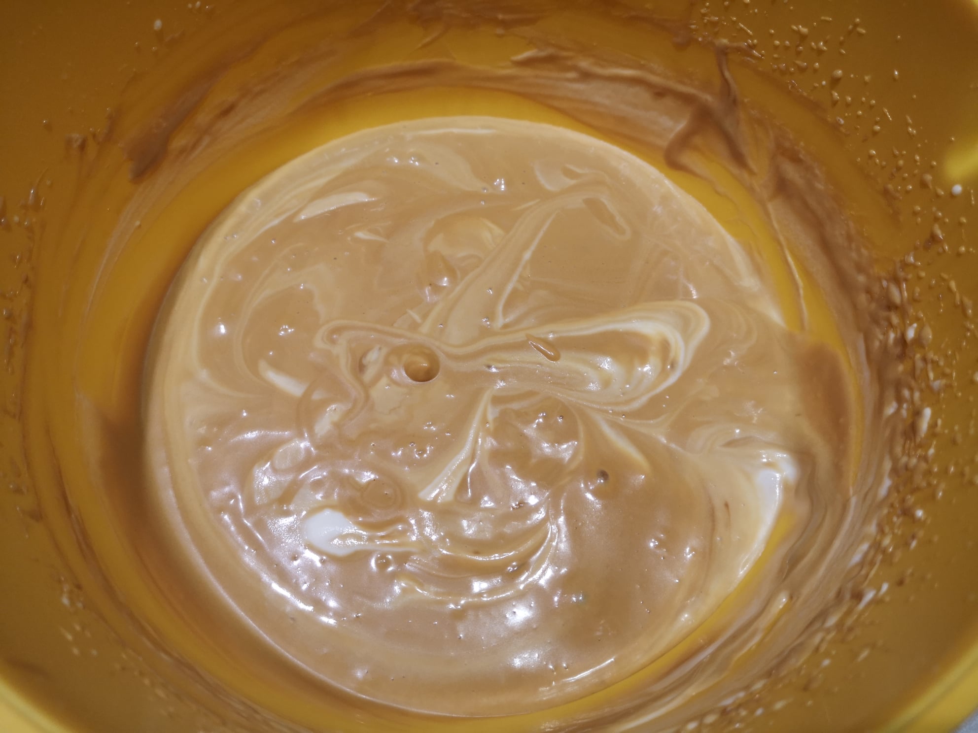 Desert prajitura cu nuci si crema caramel