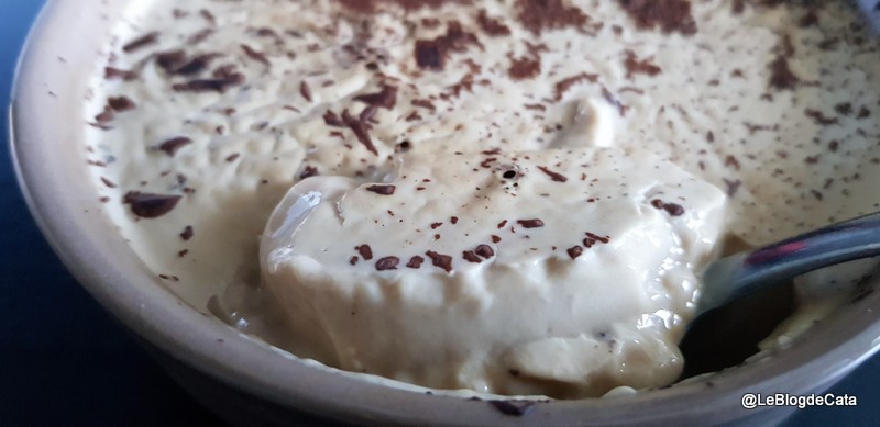 Desert panna cotta cu cafea si ciocolata