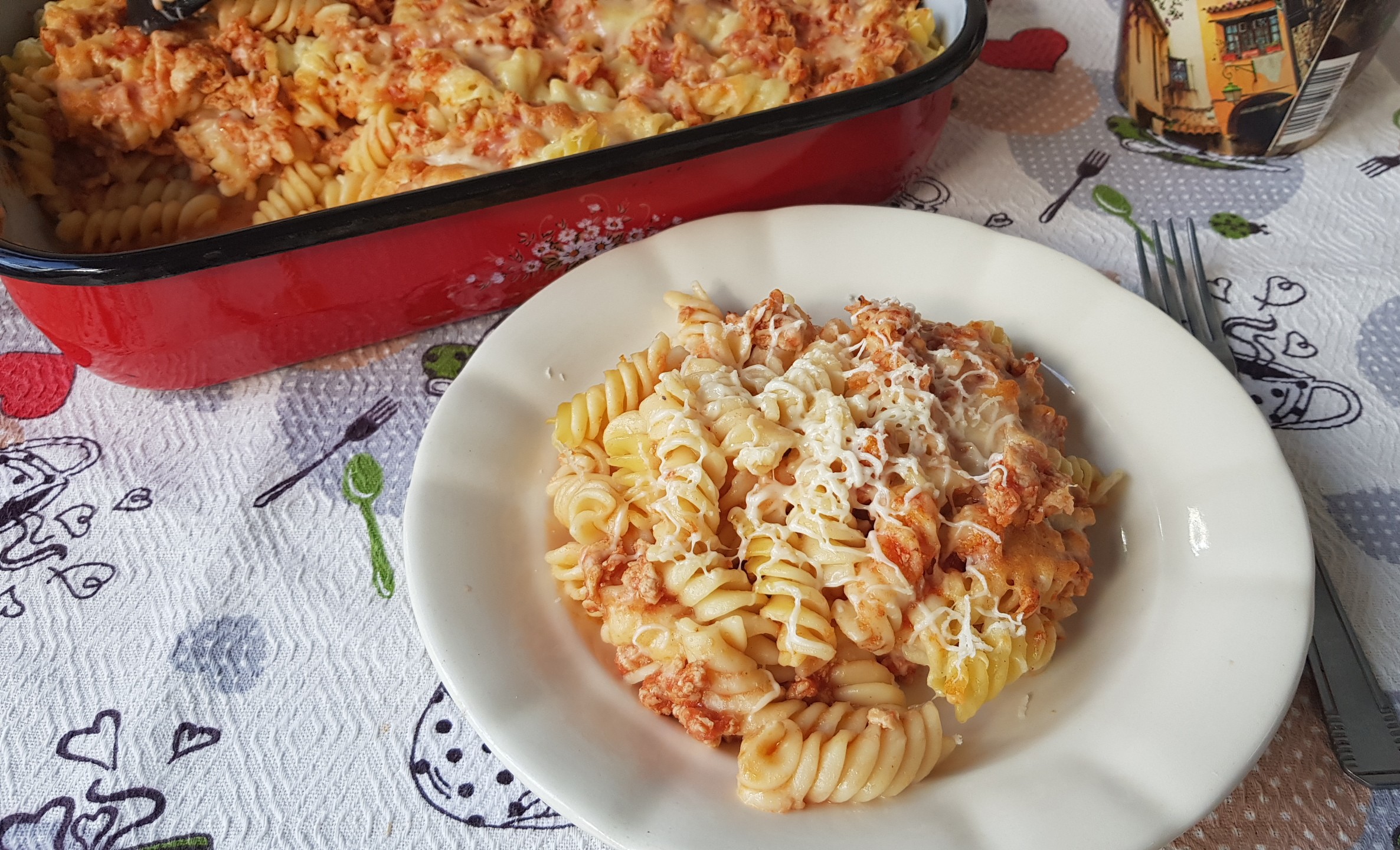 Paste cu carne de pui si sos bechamel