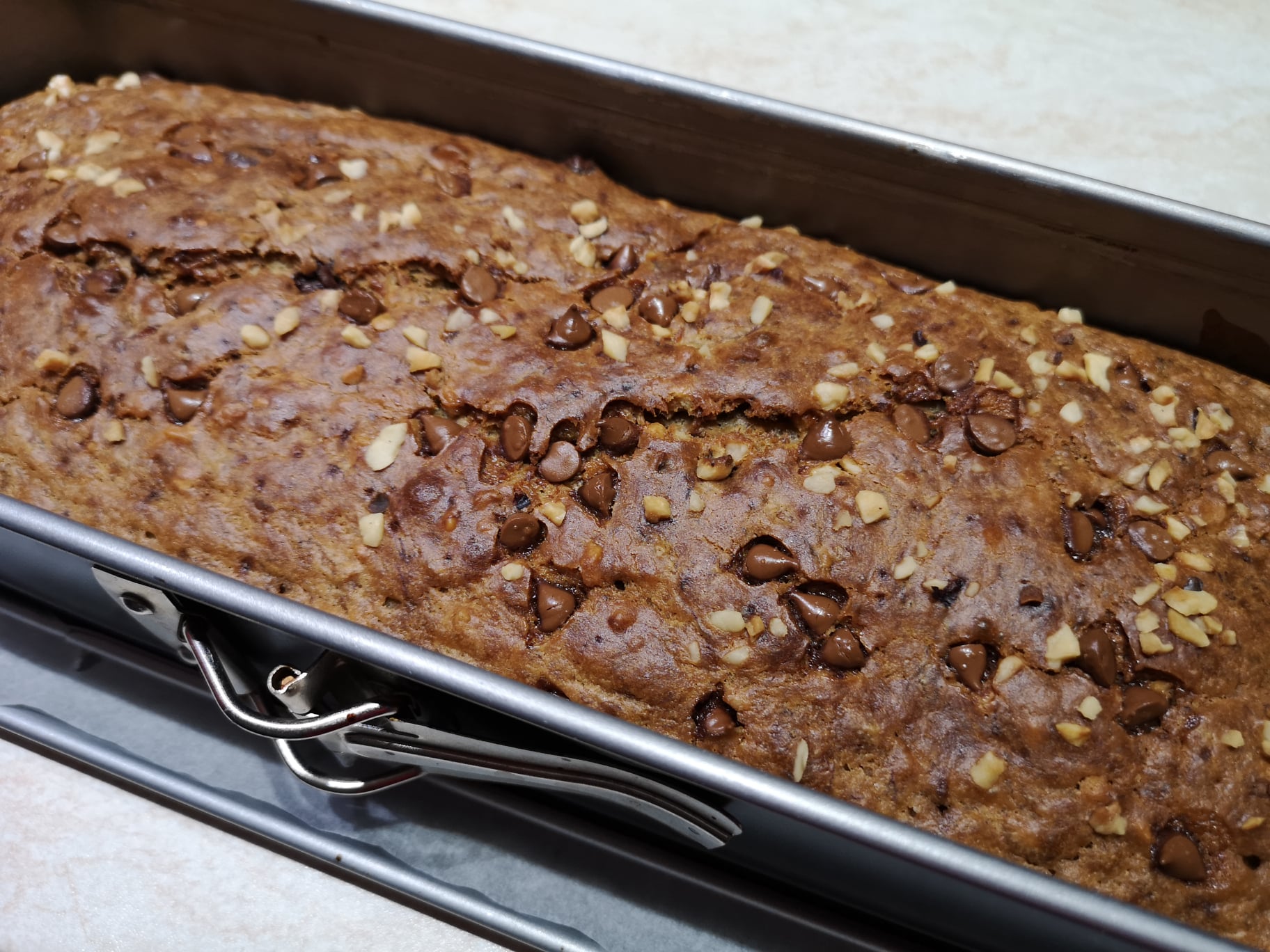 Desert banana bread cu alune si ciocolata