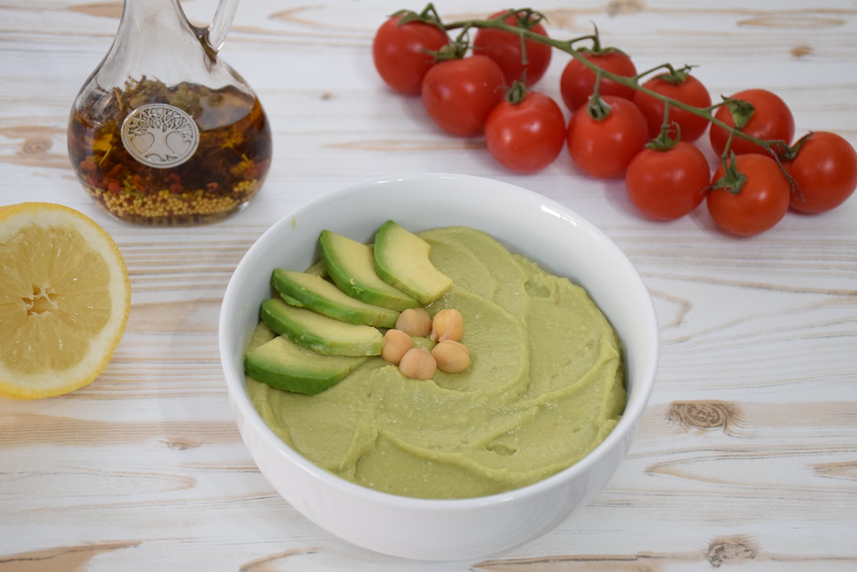 Humus cu avocado