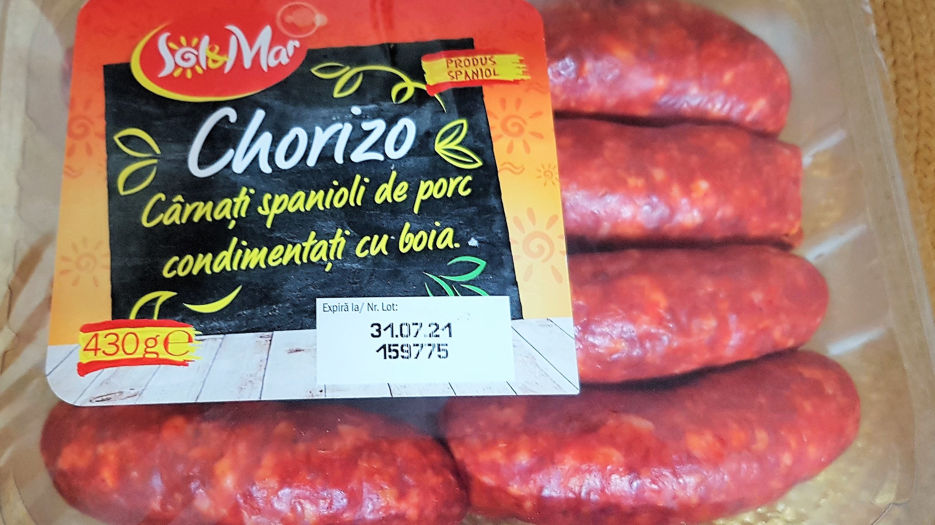 Spanac verde cu chorizo proaspat