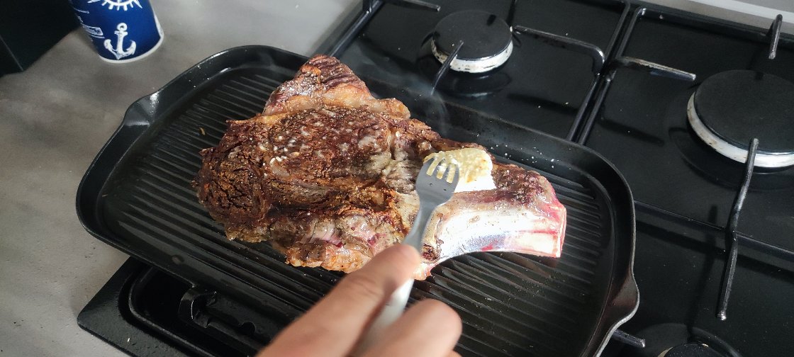 Friptura de vita cu os la grill