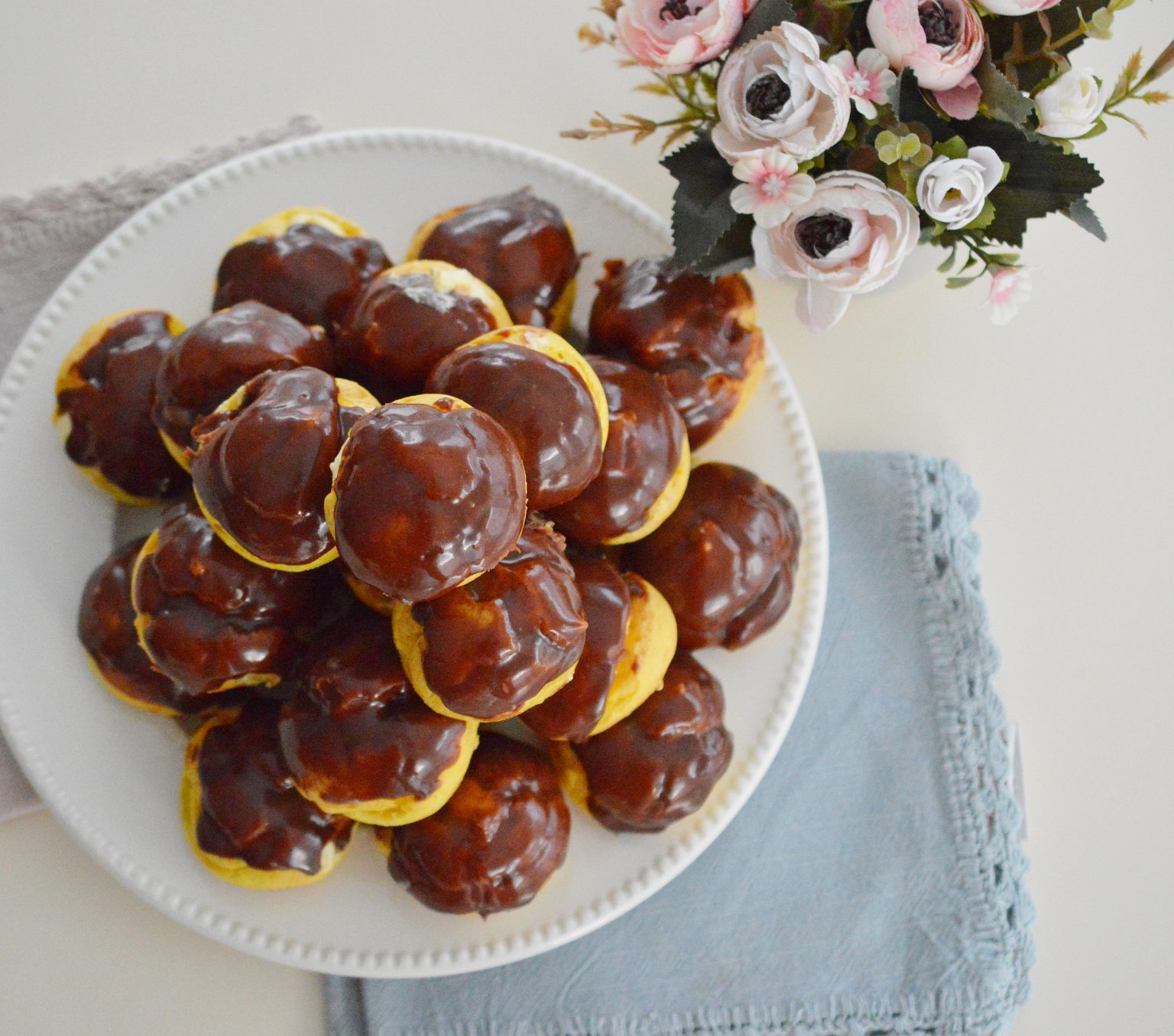 Desert profiterol