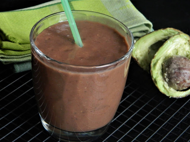 Smoothie cu avocado si banana