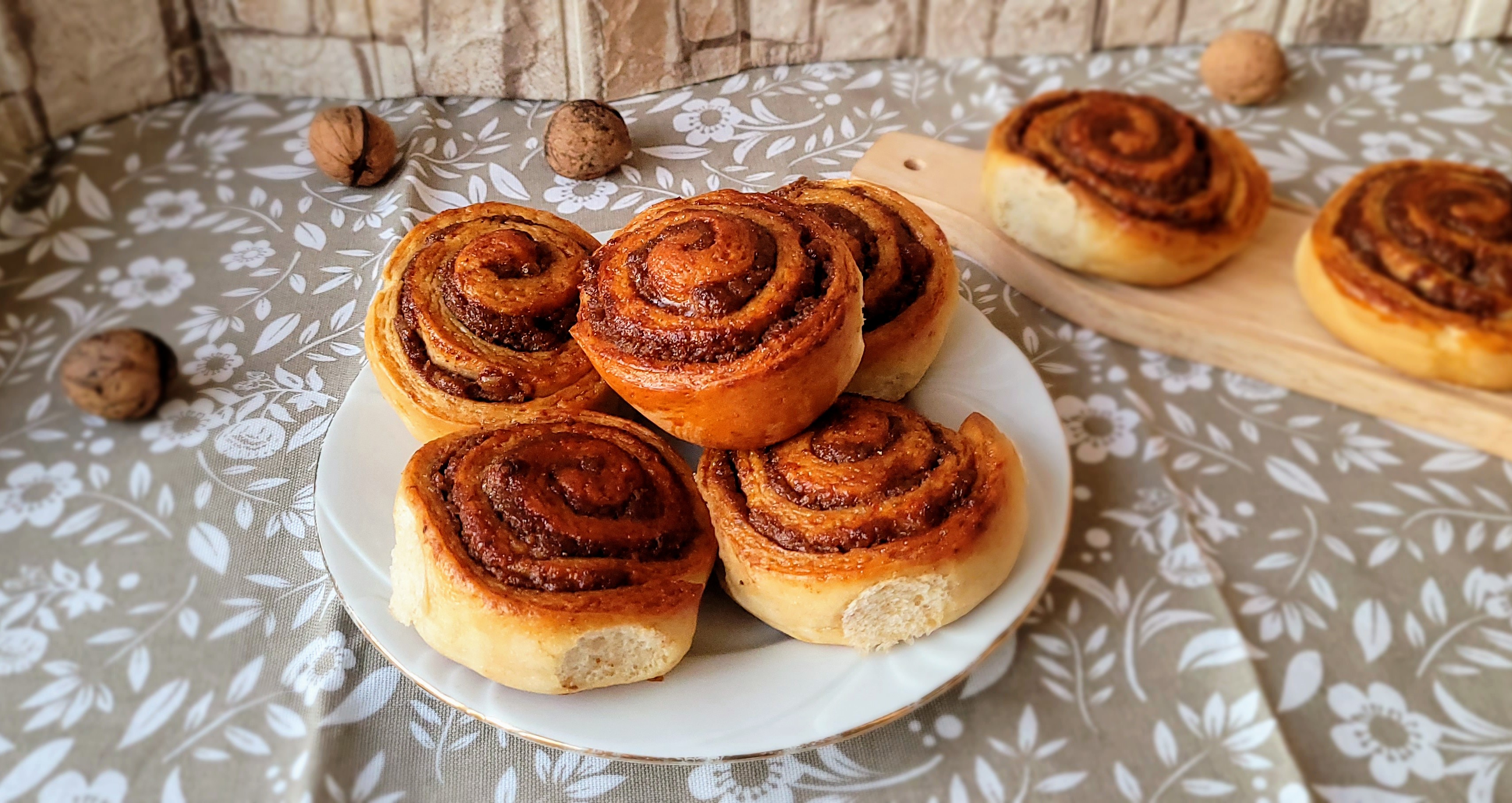 Desert melci cu nuca din aluat de cozonac