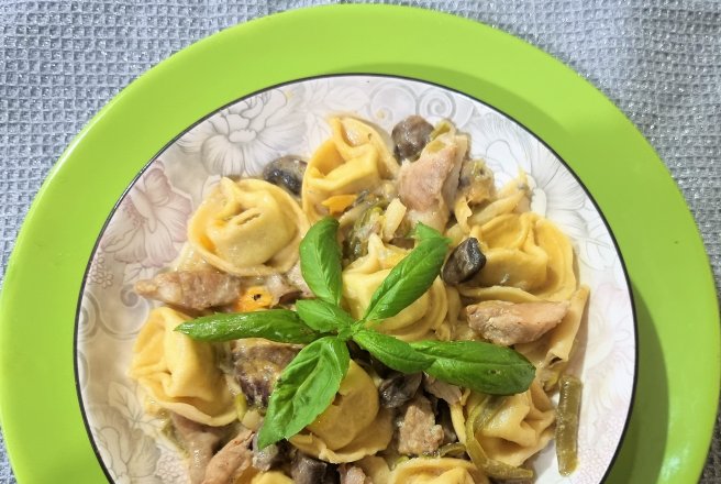 Tortellini cu pui si patru branzeturi