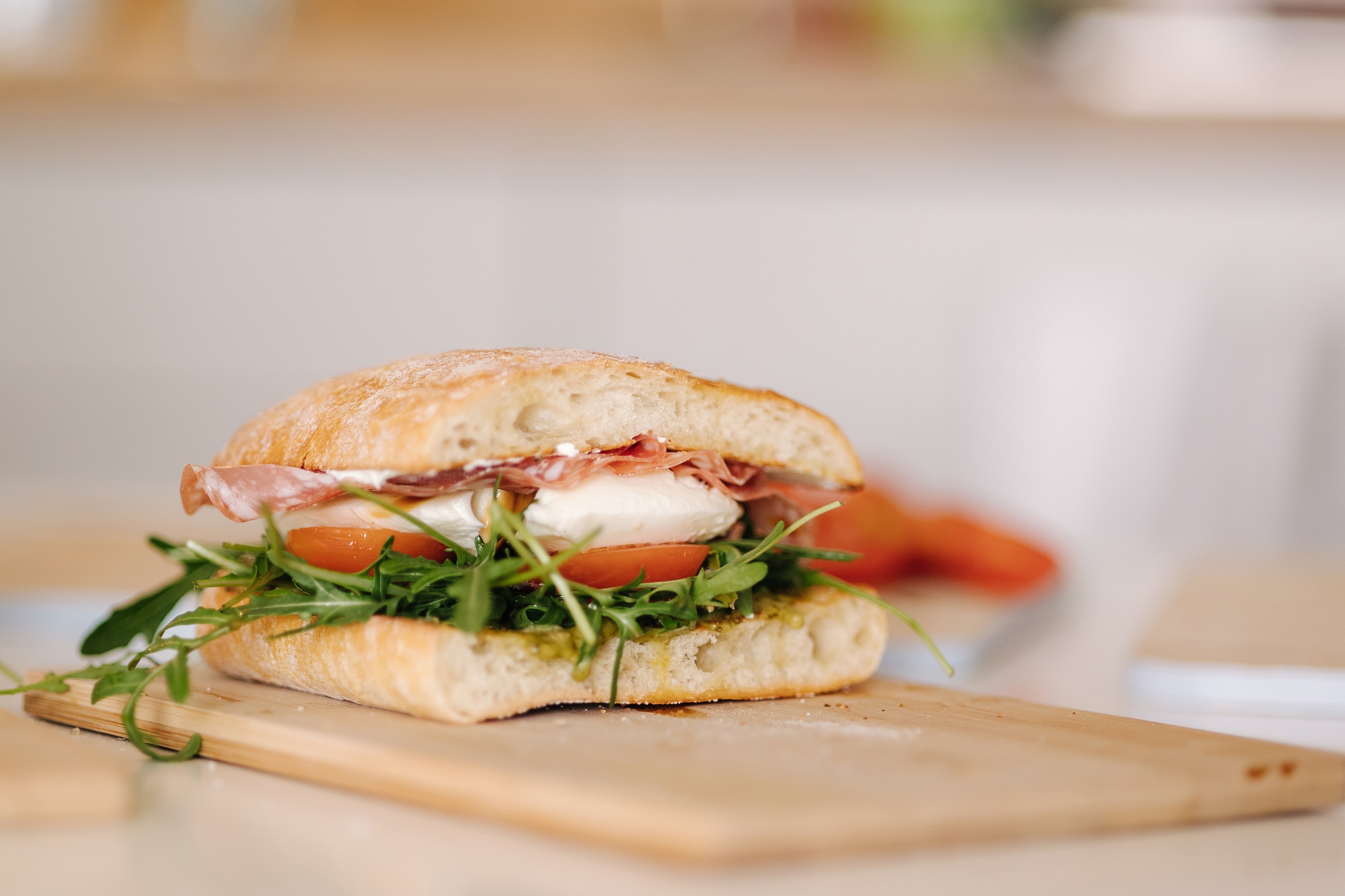 Cum transformi un sandwich clasic într-o opțiune creativă și gustoasă?