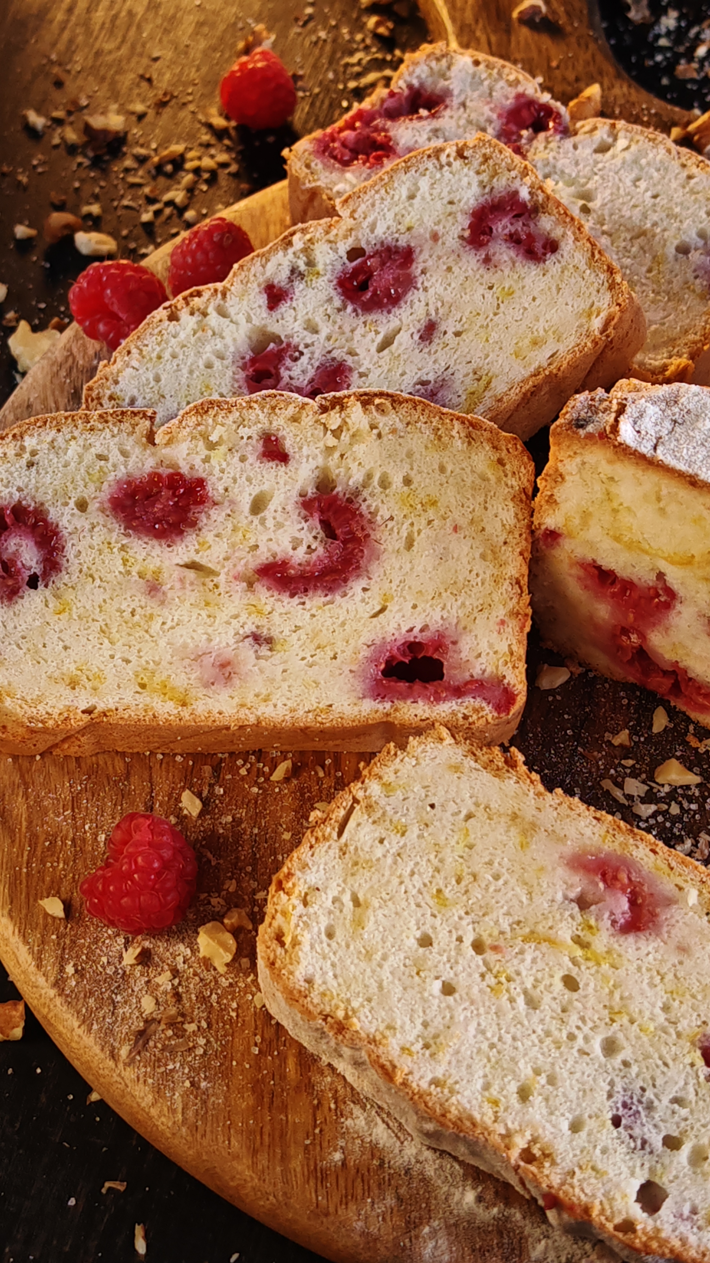 Chec din albușuri cu zmeură și lămâie - Deliciu aromat și pufos