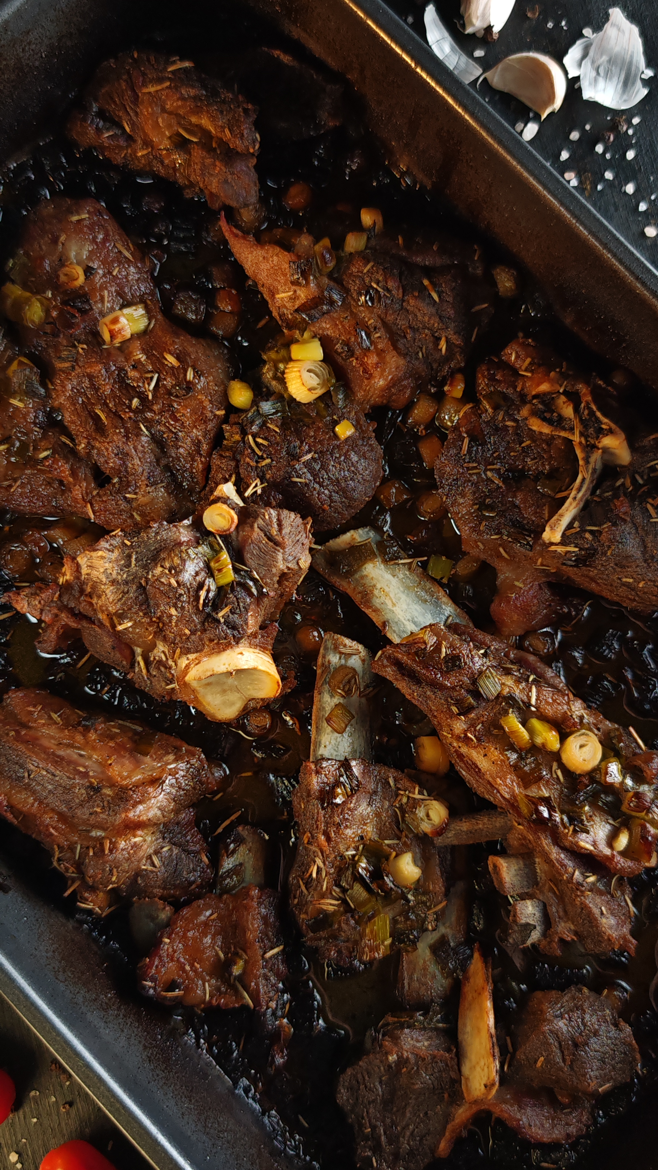 Friptură de miel la tavă - Rețeta tradițională savuroasă pentru Paști