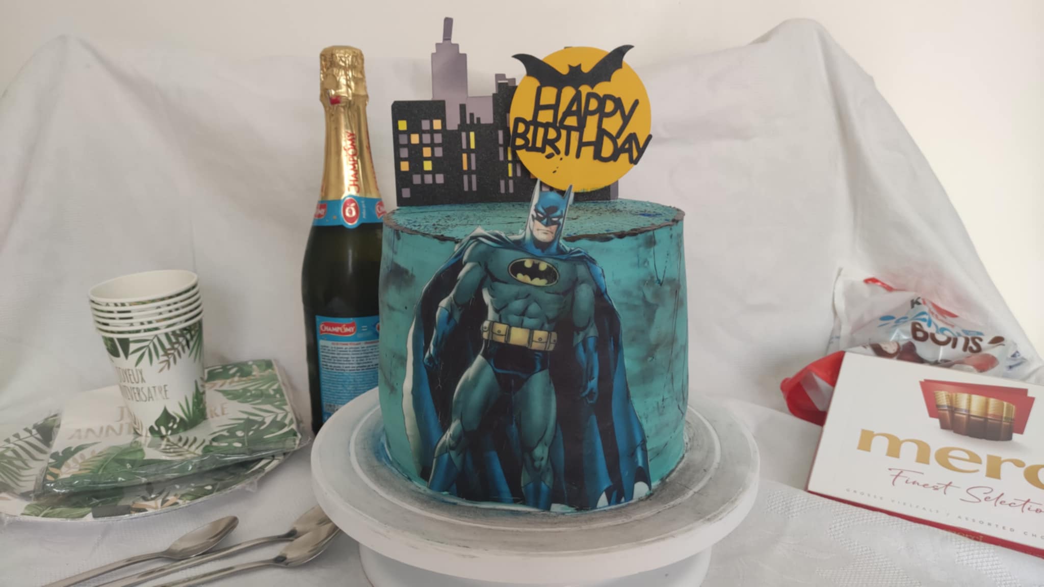 Tort cu lichior, cafea si jeleu de afine - Reteta delicioasa