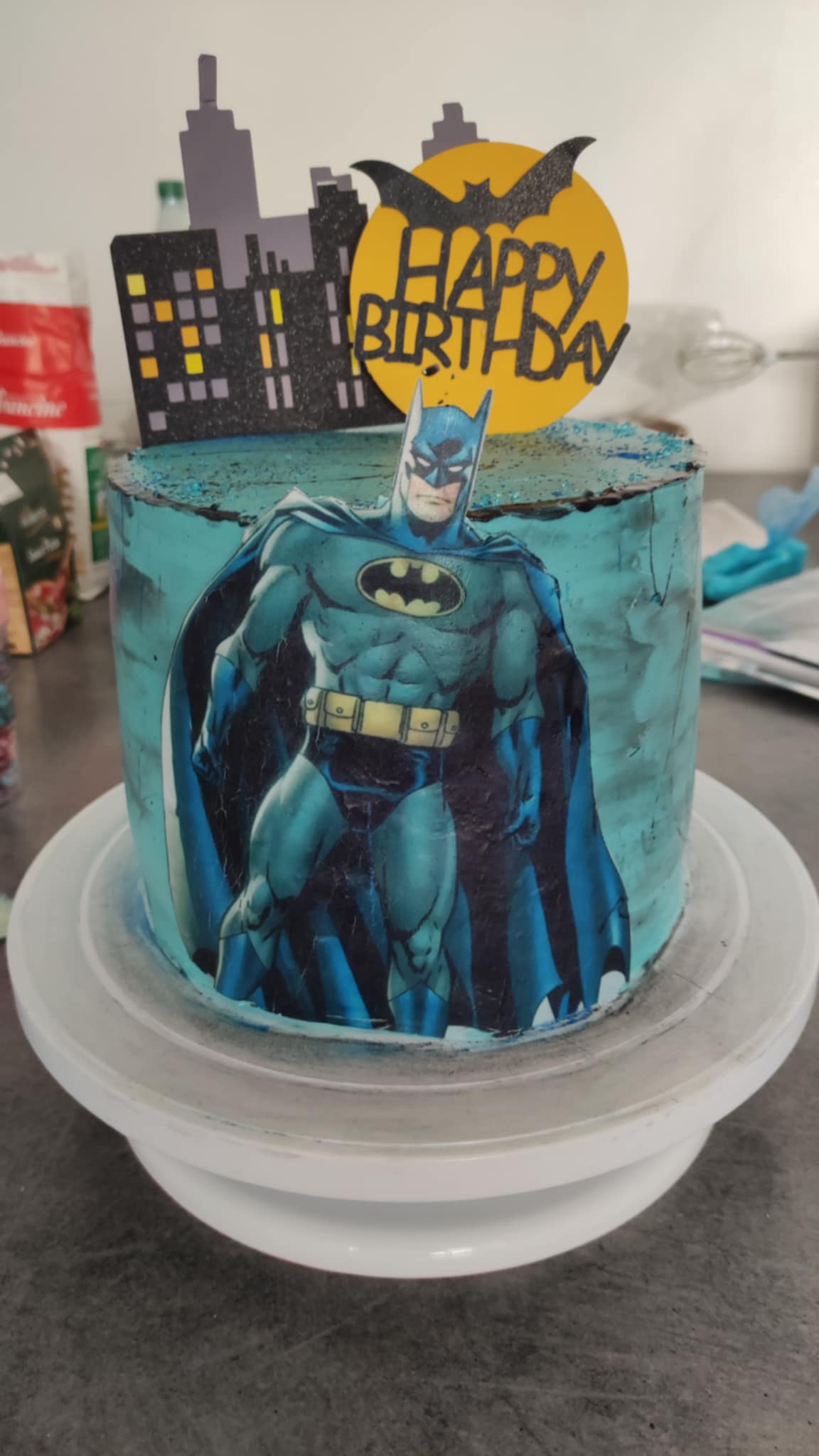 Tort cu lichior, cafea si jeleu de afine - Reteta delicioasa