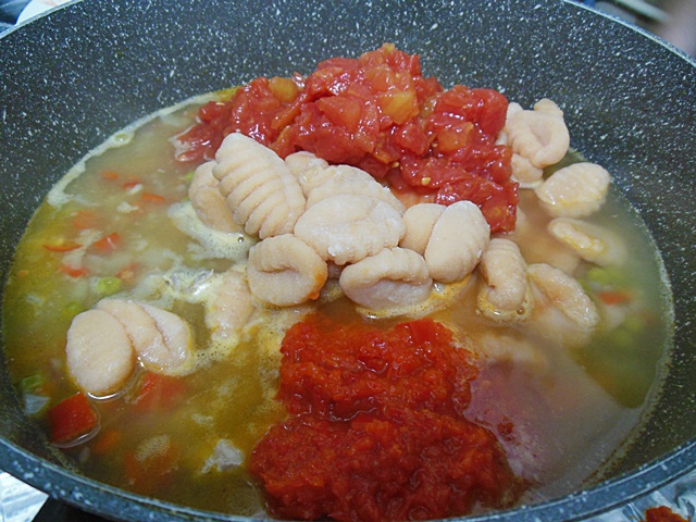 Muschiulet de porc cu gnocchi si mazare
