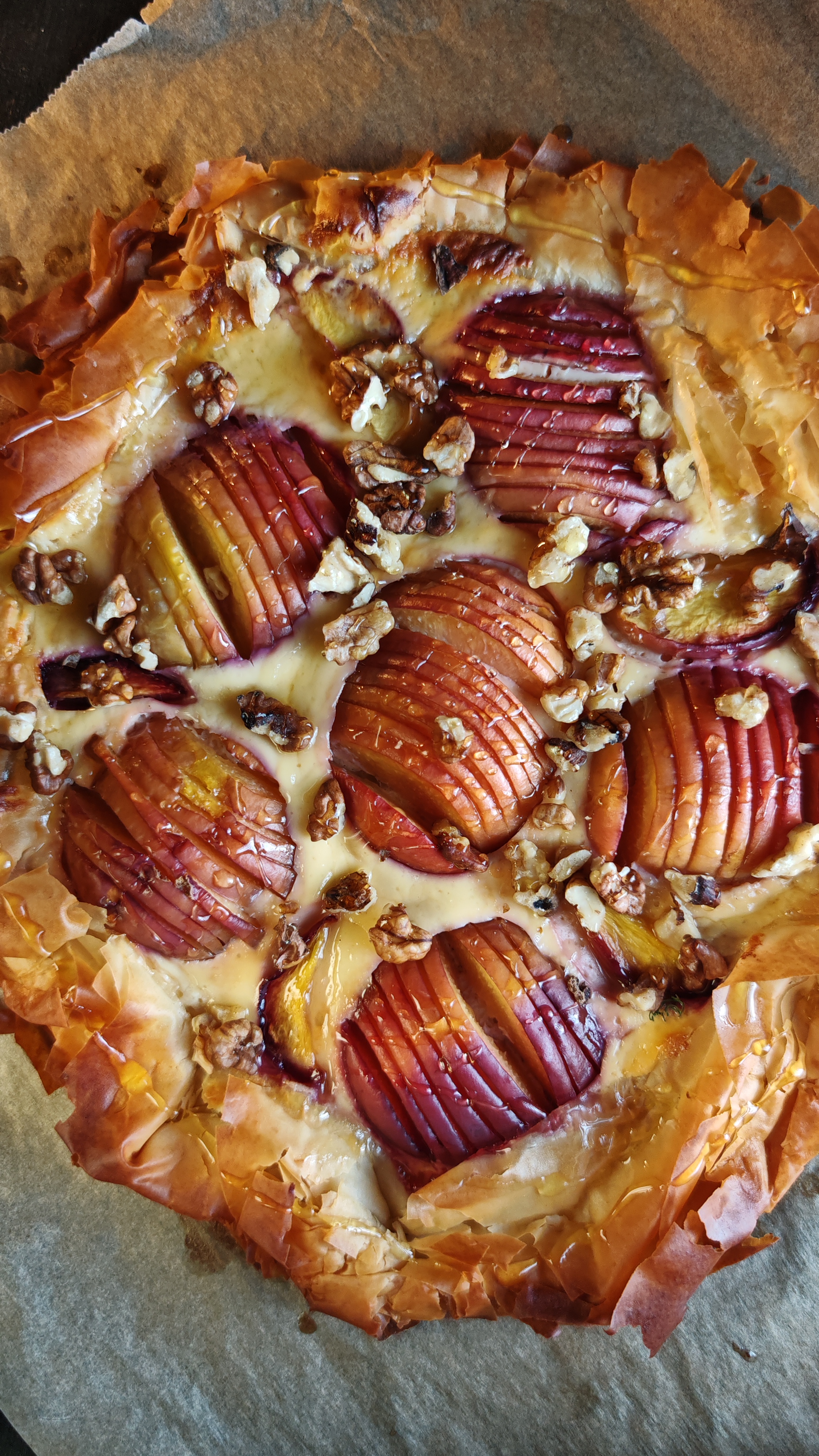 Tartă cu iaurt și nectarine - Desertul rapid și delicios
