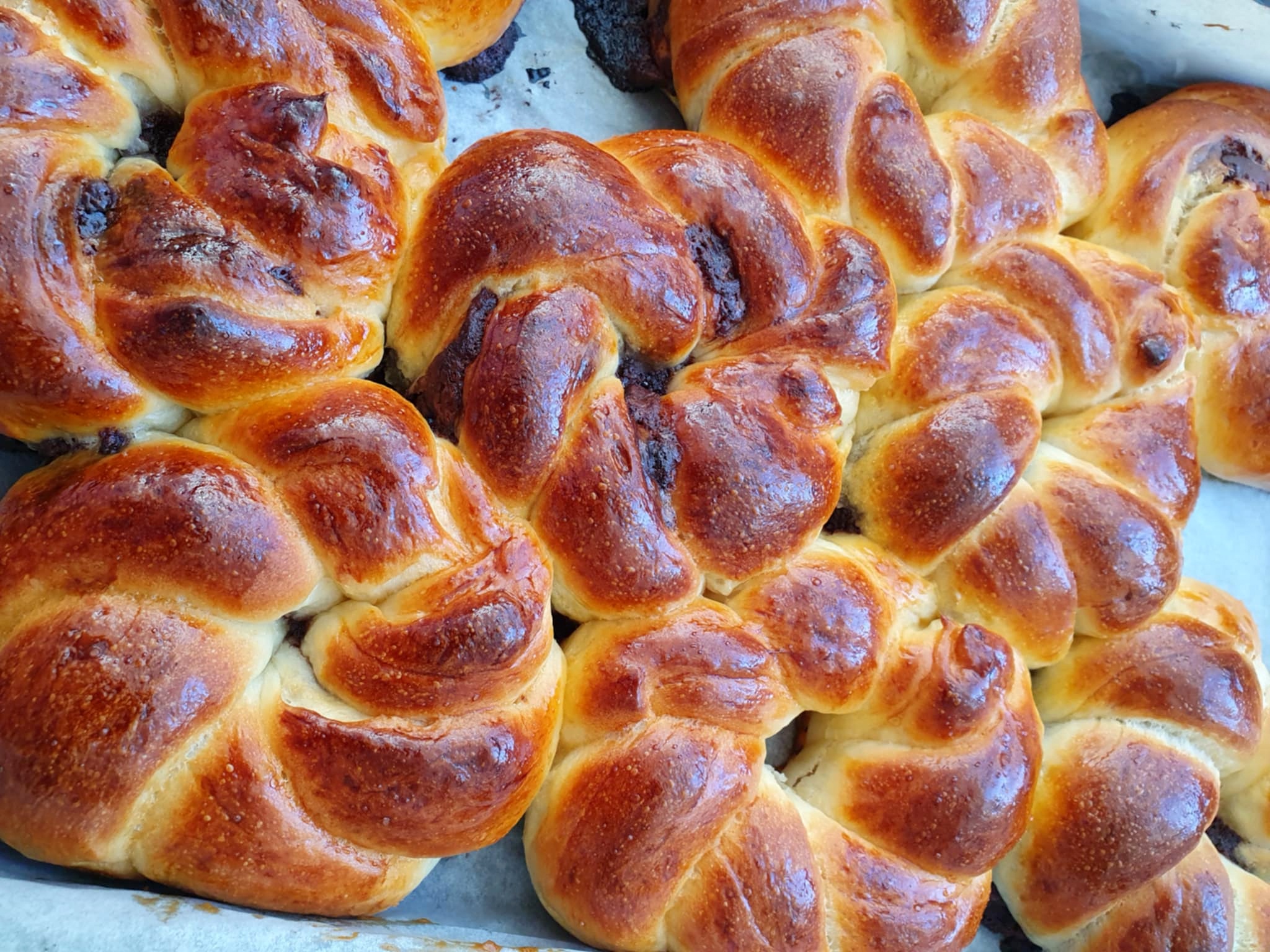 Chifle cu nutella - Fragede, aromate si pline de crema