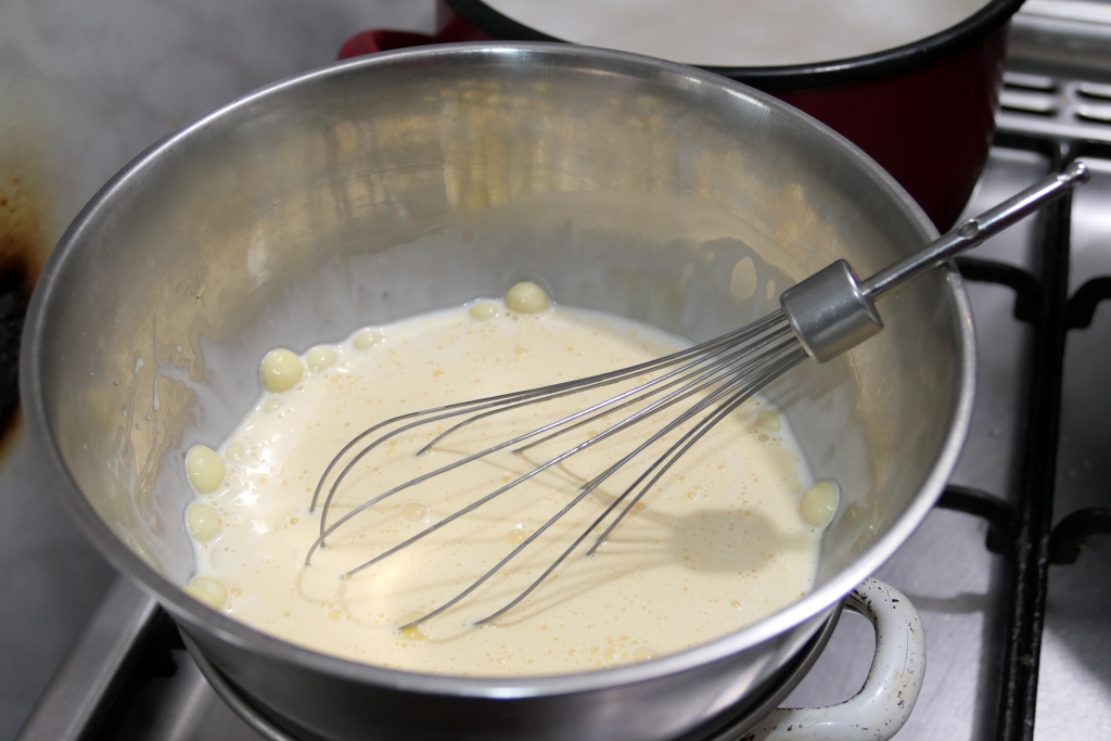 Desert cu cirese din dulceata de cirese negre amare