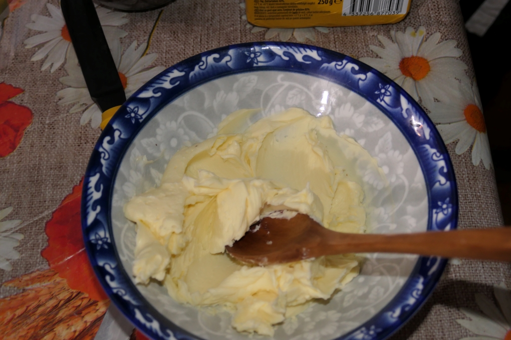 Prajitura cu dragoste ( Leontina 55 )