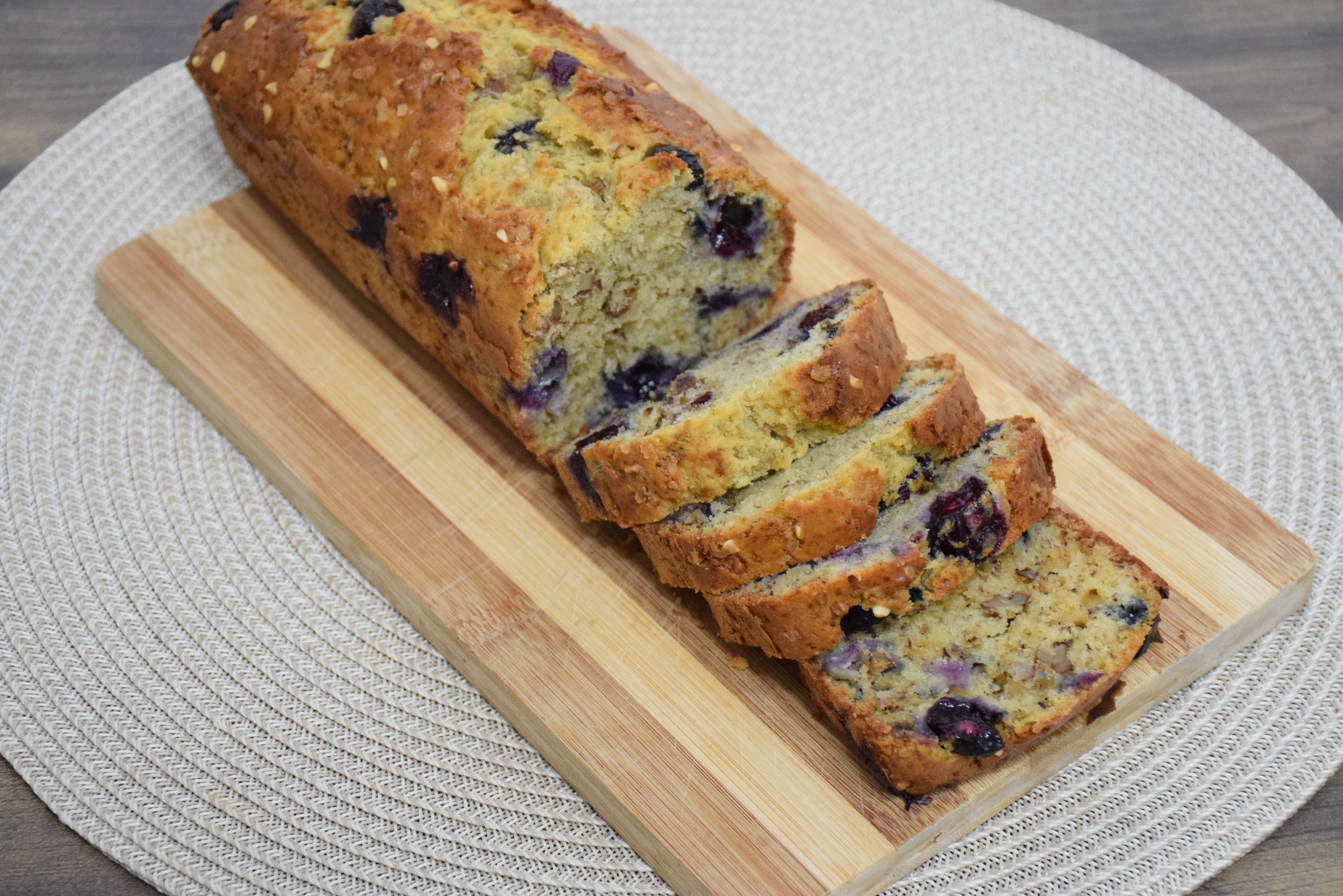 Banana bread cu afine si nuci - Reteta delicioasa