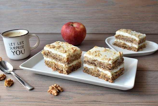 Prajitura cu nuca, mere si crema de vanilie - Reteta delicioasa