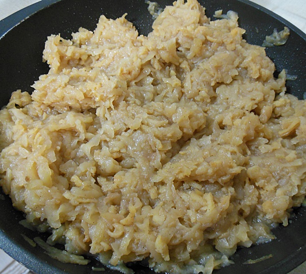 Prajitura cu nuca, mere si crema de vanilie - Reteta delicioasa