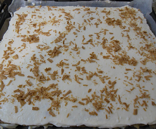 Prajitura cu nuca, mere si crema de vanilie - Reteta delicioasa