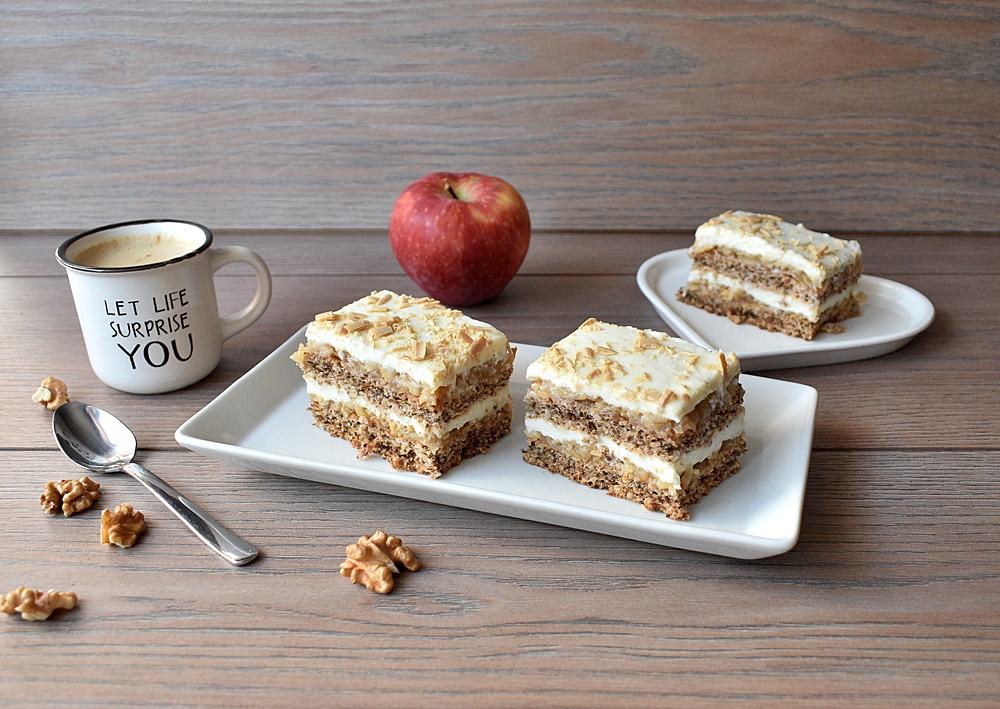 Prajitura cu nuca, mere si crema de vanilie - Reteta delicioasa