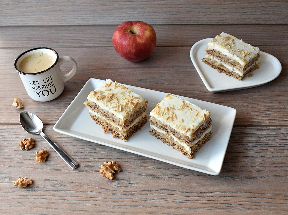 Prajitura cu nuca, mere si crema de vanilie - Reteta delicioasa