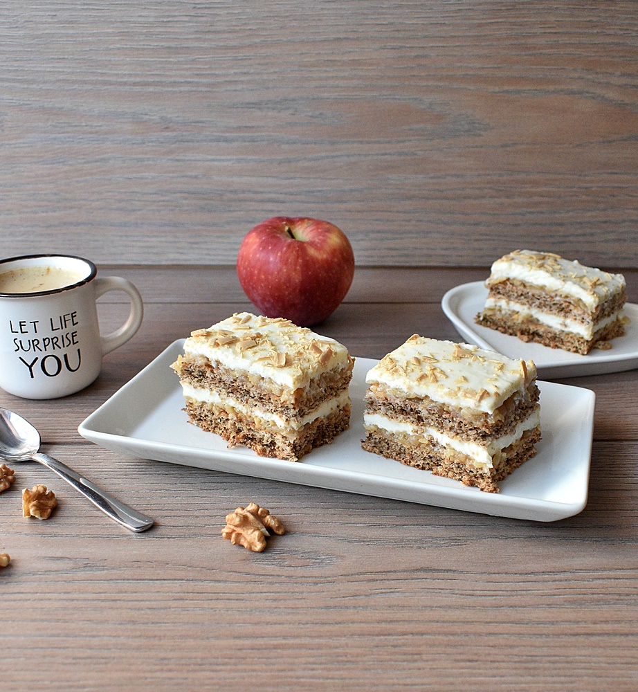 Prajitura cu nuca, mere si crema de vanilie - Reteta delicioasa