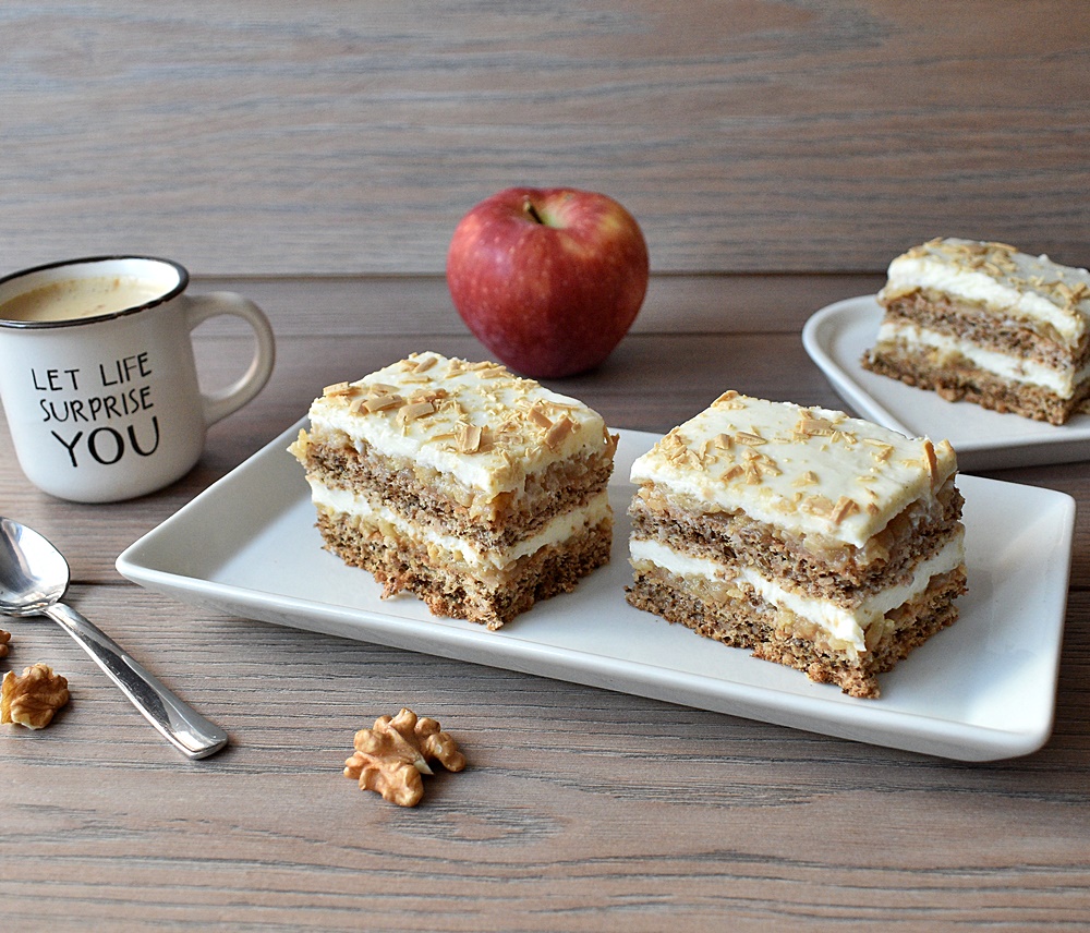 Prajitura cu nuca, mere si crema de vanilie - Reteta delicioasa