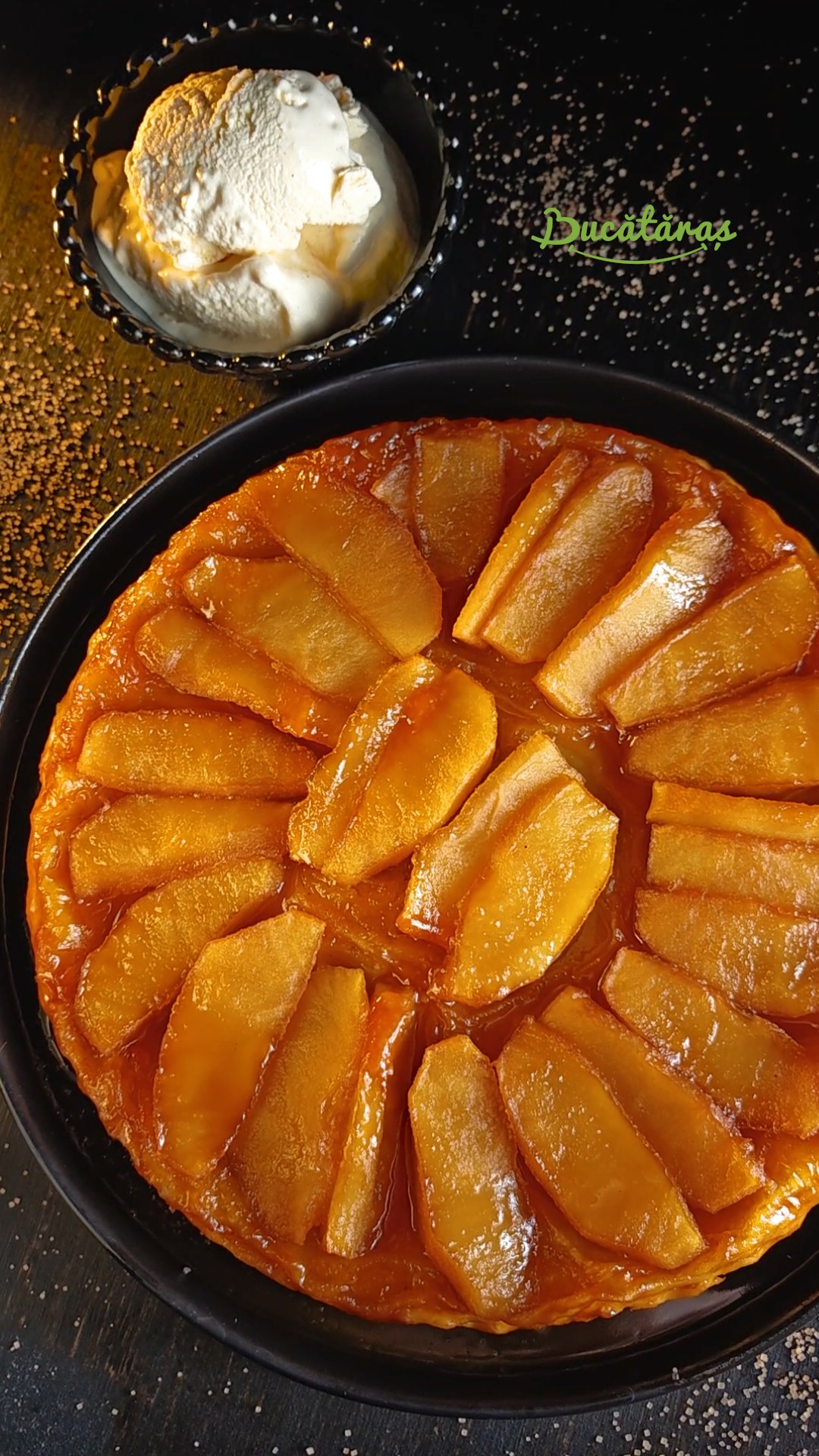Tartă Tatin - Desertul cu mere simplu și delicios