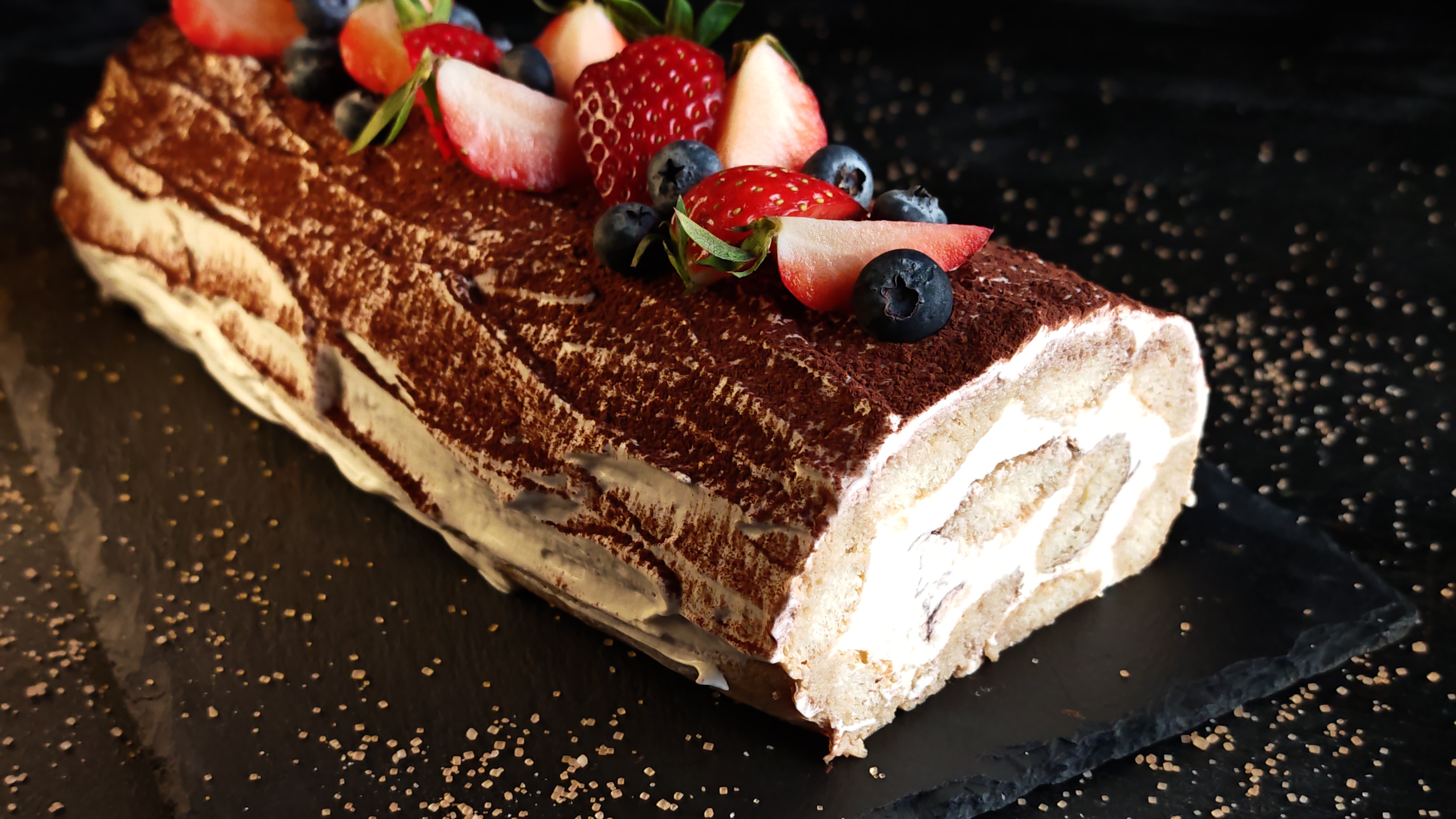 Ruladă Tiramisu - Desertul delicios și aromat 