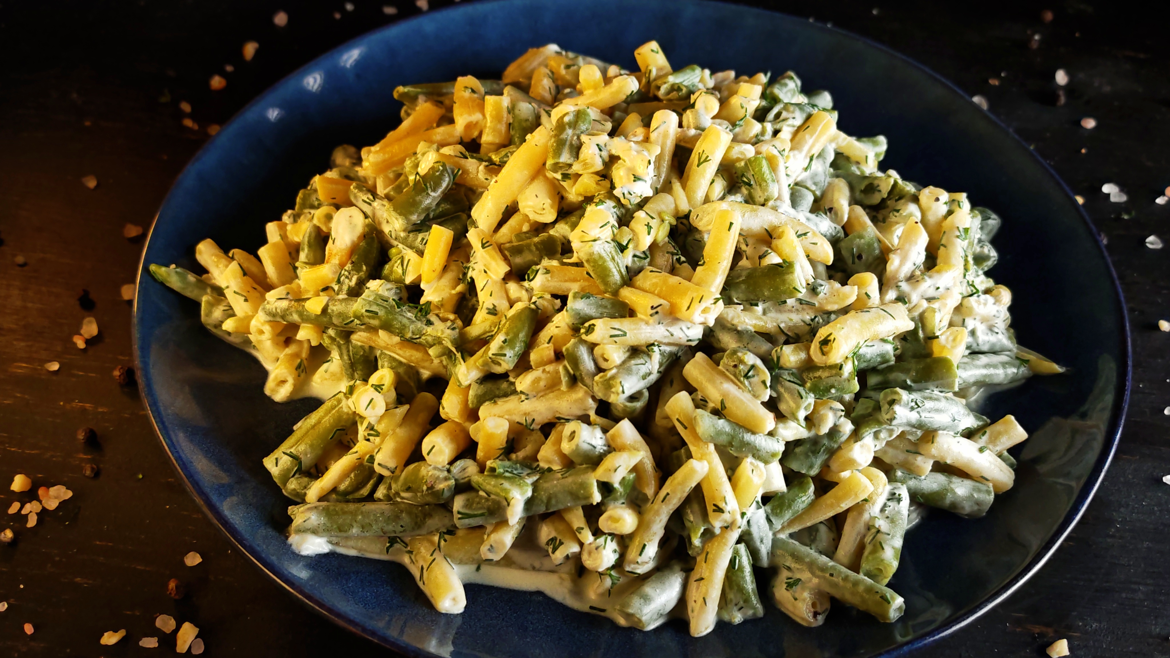 Salată de fasole verde cu iaurt și usturoi - Rețeta rapidă și savuroasă