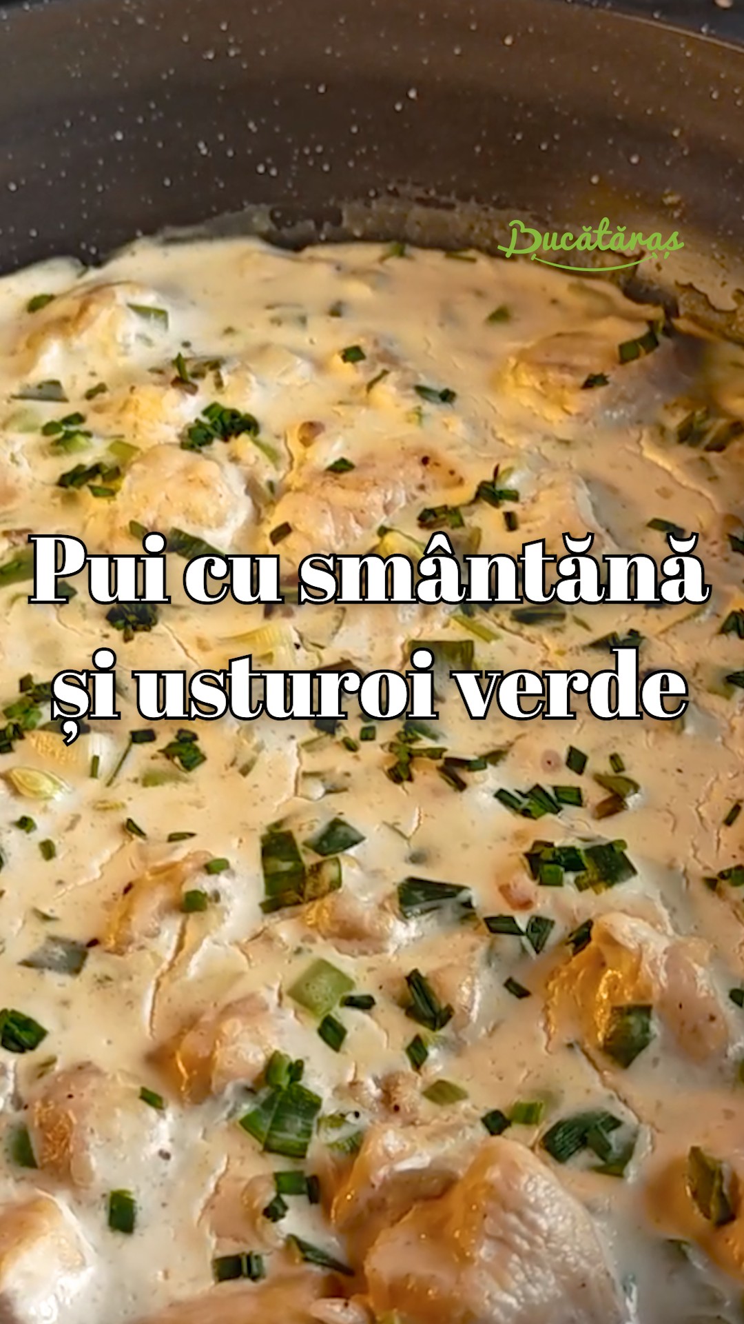 Pui cu smântână și usturoi verde - Rețeta simplă și savuroasă
