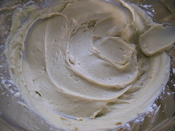 Tort cu crema de fistic, ciocolata si zmeura
