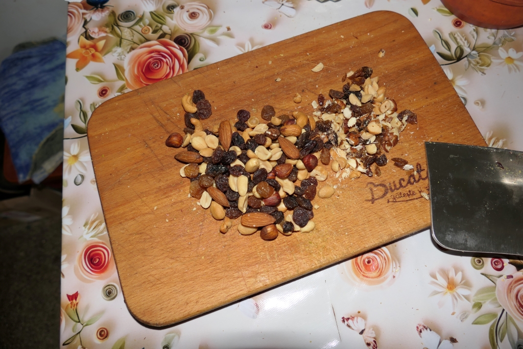 Batoane de ciocolata ''cu de toate'' - Delicioase si spornice
