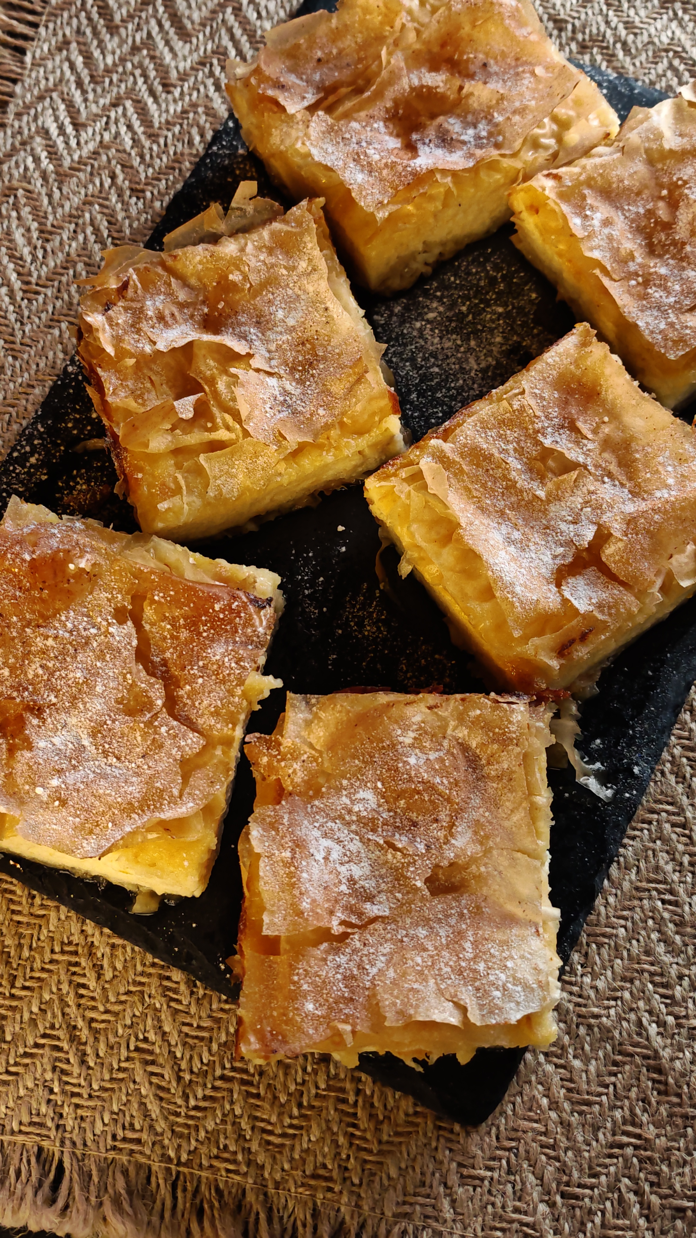 Bougatsa însiropată - Rețeta delicioasă și aromată