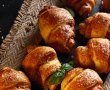 Croissante pizza - Gustarea rapidă și delicioasă-4